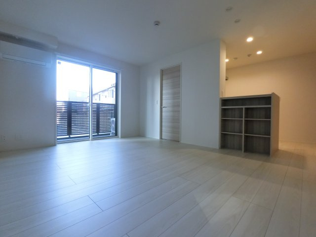 GRAND MAISON NISHICHIBAの居間・リビング