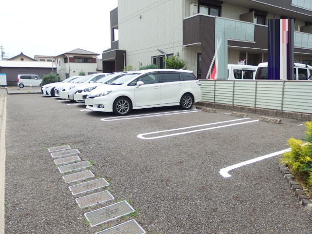 アムールYHの駐車場
