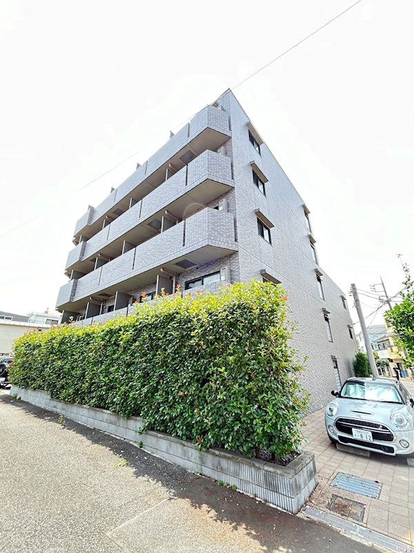 ルーブル三軒茶屋伍番館の外観