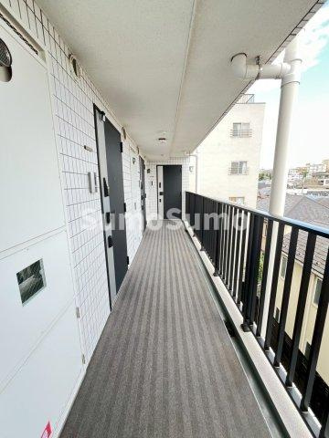 ルネサンスコート中目黒の玄関