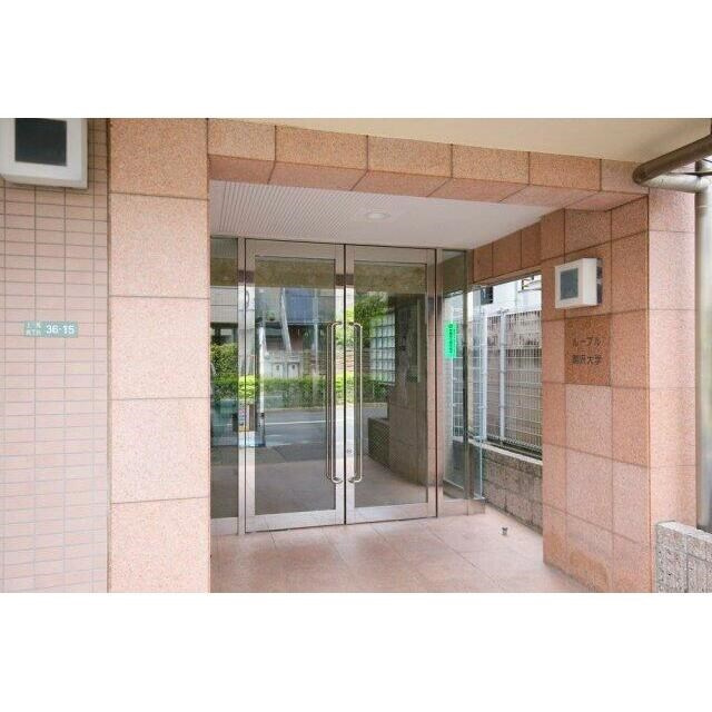 ルーブル駒沢大学のエントランス