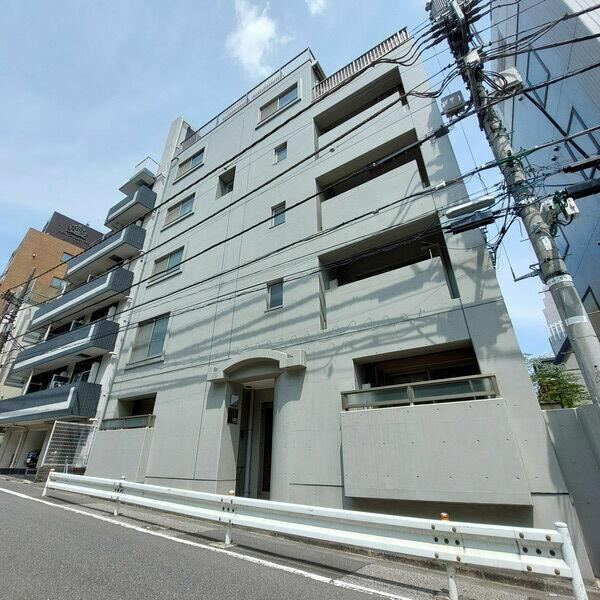 ルミエール代々木のロビー
