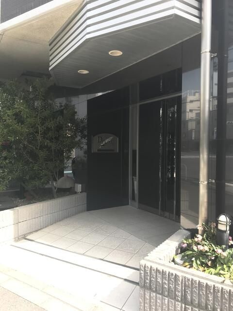 プレールドゥーク赤羽のエントランス