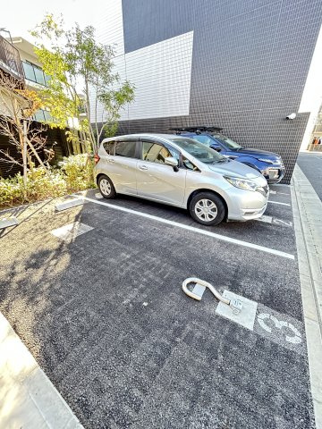 ルネサンスコート世田谷若林の駐車場