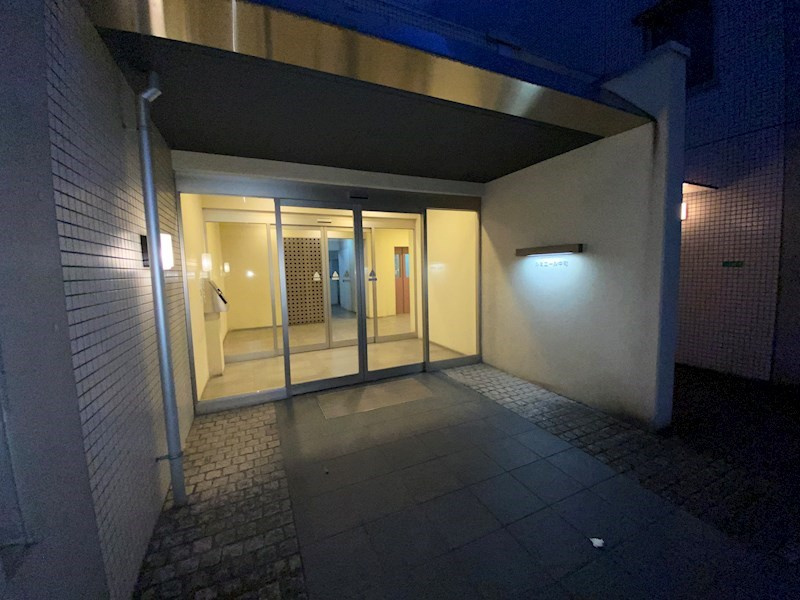 ルミエール中町のエントランス