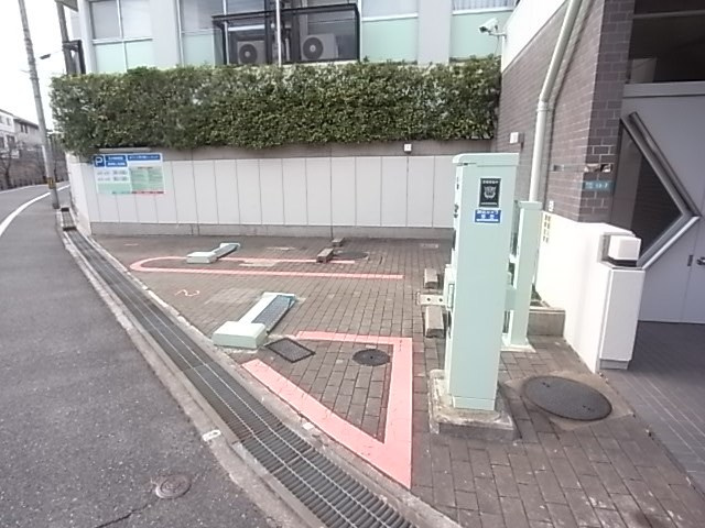 ホワイエ甲子園の外観