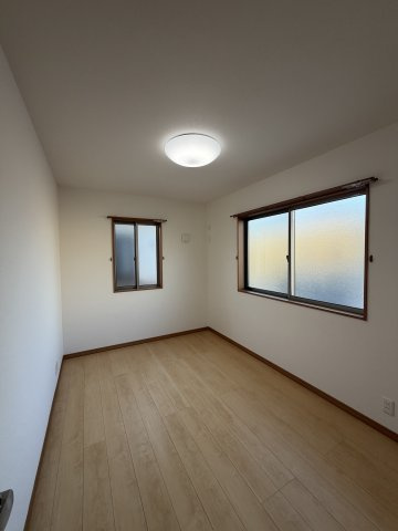 グランソフィア見沼の洋室