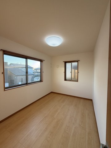 グランソフィア見沼の洋室