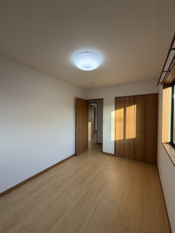 グランソフィア見沼の洋室