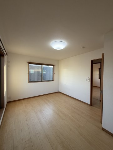 グランソフィア見沼の洋室