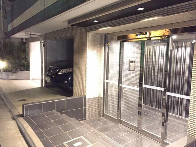 ルリオン代々木のエントランス