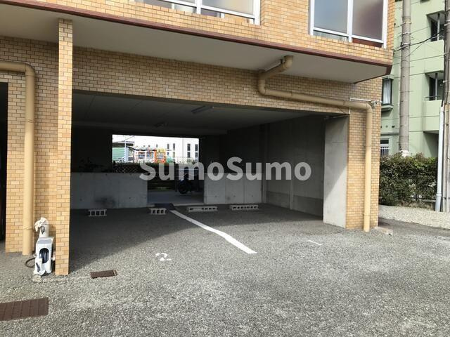 マブランシェット弦月の駐車場