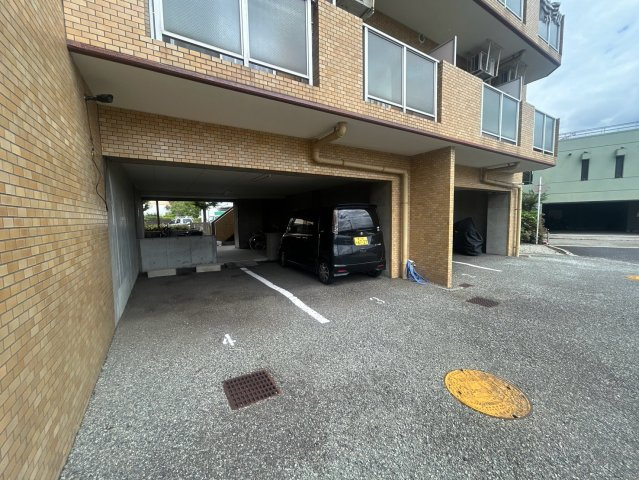 マブランシェット弦月の駐車場