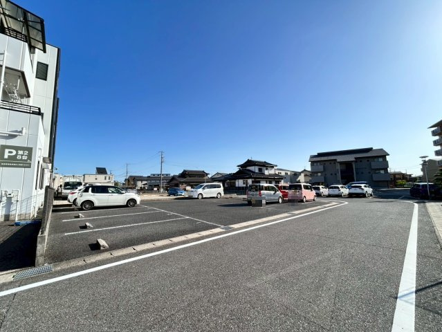 住吉町店舗の駐車場