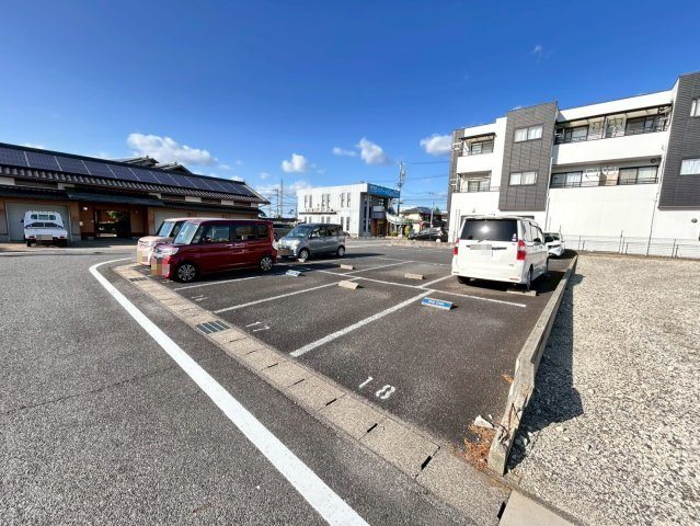住吉町店舗の駐車場