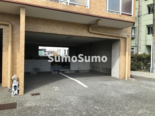 マブランシェット弦月の駐車場|屋根付き駐車場　空きございま… 