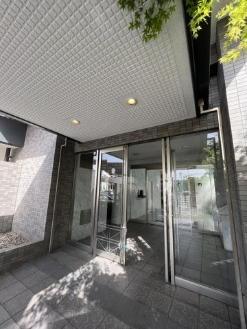 レシェンテ・ヴィラ東福岡のエントランス