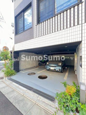 ルネサンスコート桜新町の駐車場