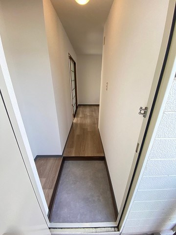 ラフォーレハタⅠの玄関