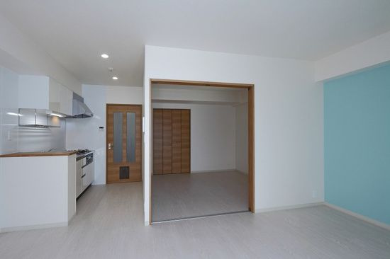 ベルデュールⅢの居間・リビング|ゆったりとした居間です