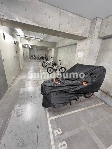 レジディア目黒Ⅲの駐車場|駐車場があるので、車を買う予定の方も安心です