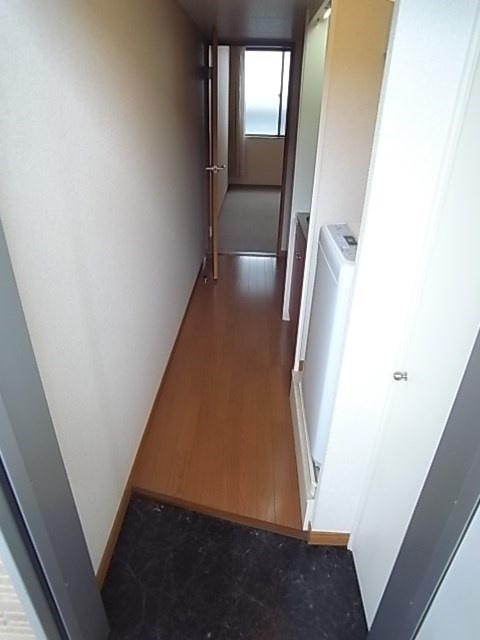 レオパレススプルース鳴尾の玄関