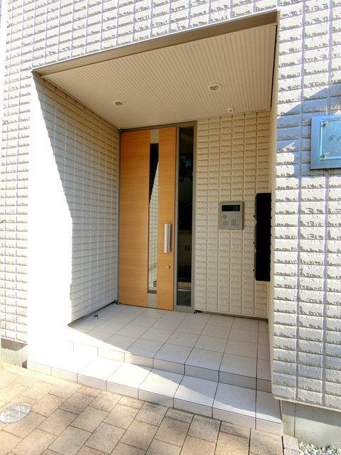 グッドラック赤堤のエントランス|★高級感あるエントランス／オートロック付き★