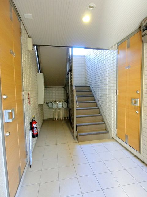 グッドラック赤堤のロビー|★明るいエントランス★