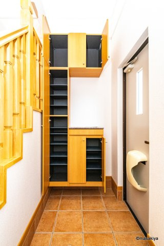 ルミネッセンス　Bの玄関