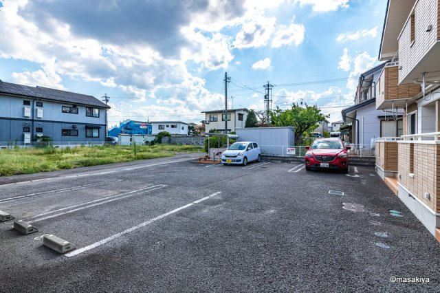 ルミネッセンス　Bの駐車場