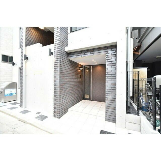 ＣＡＳＡ　ＰＩＡＺＺＡ　三ノ輪のエントランス