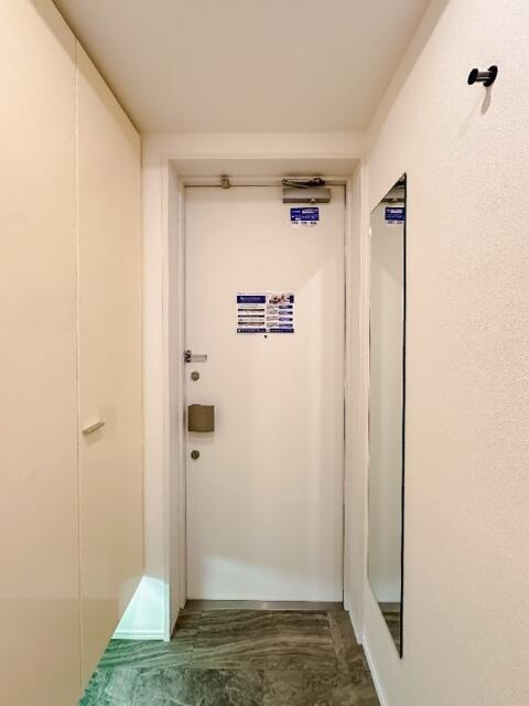 レジディア代官山の玄関