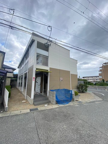 西宮市段上町１丁目のアパートの外観