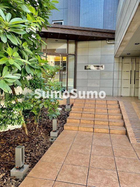 レジディア三軒茶屋のエントランス|建物の内部です