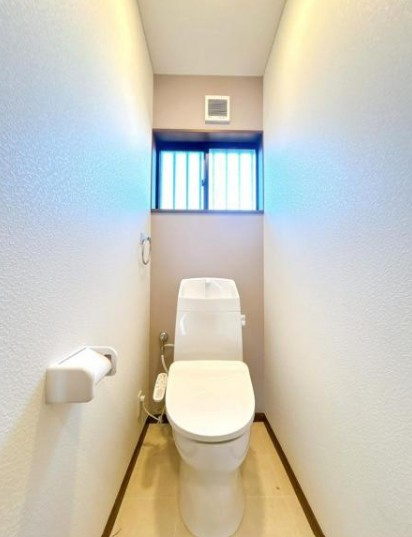 【中古】鶴ヶ島市下新田リフォーム中古住宅のトイレ|シンプルなトイレスペースです！