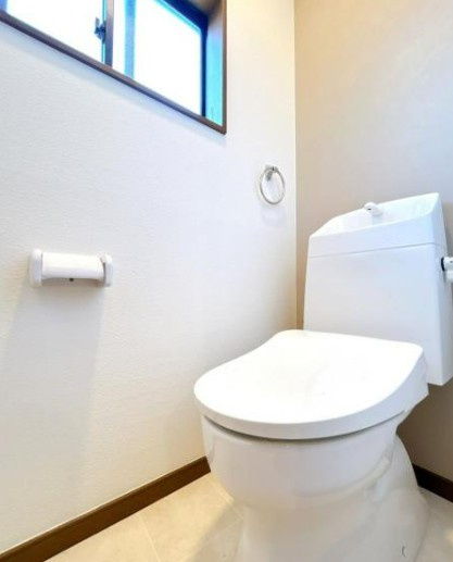 【中古】鶴ヶ島市下新田リフォーム中古住宅のトイレ|2Fトイレです