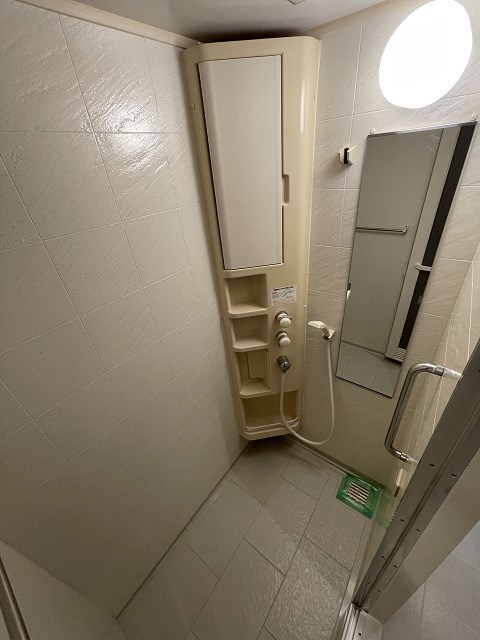 名次町ロジュマンの玄関