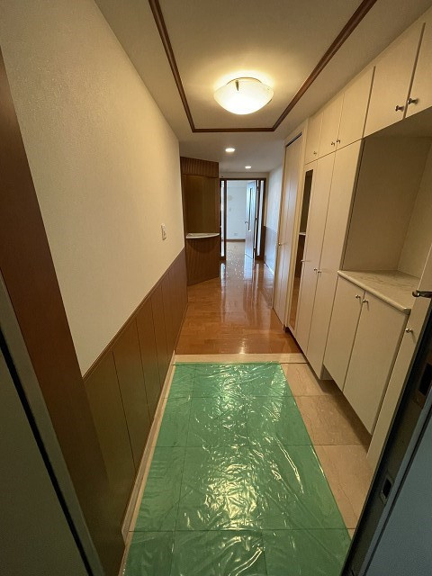 名次町ロジュマンの玄関