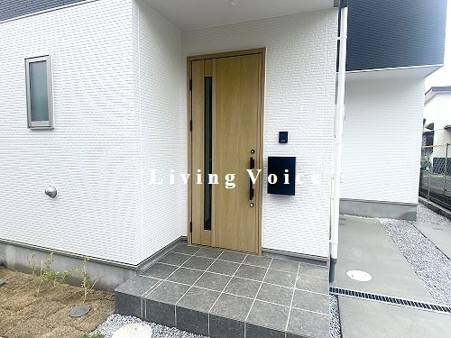 【エントランス】 | 【仲介手数料０円】秦野市鶴巻南5期　新築一戸建て | 秦野市鶴巻南5期　新築一戸建て
