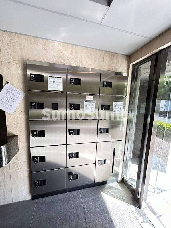 ロイヤルアメニティー池尻大橋のエントランス