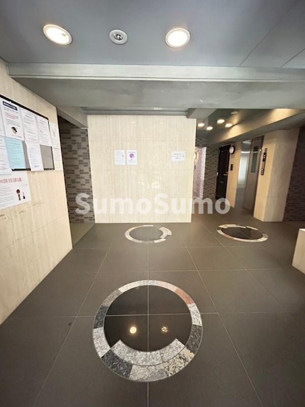 ロイヤルアメニティー池尻大橋のロビー|建物の内部です