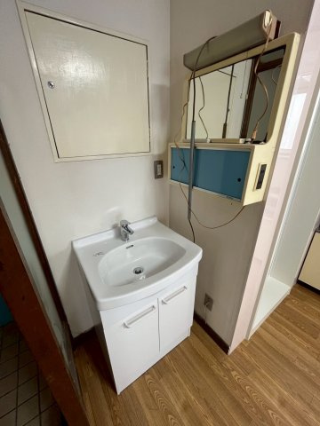 新光マンションの洗面所