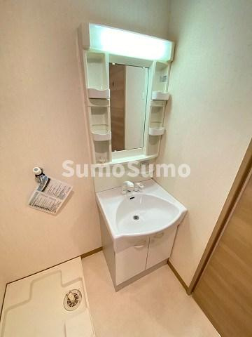東朋第一マンションの洗面所|スペースが確保できる洗面所です