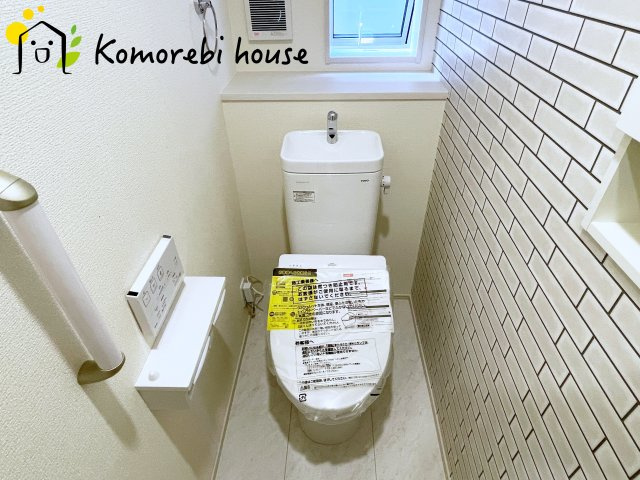上尾市原市　12期　新築一戸建て　ブルーミングガーデン　01のトイレ|コンパクトで使いやすいトイレです