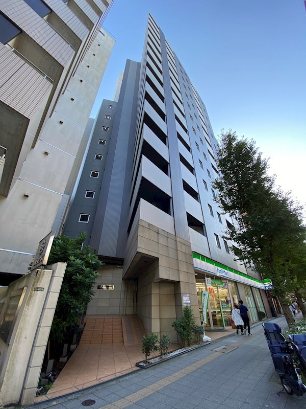 レジディア三軒茶屋の外観