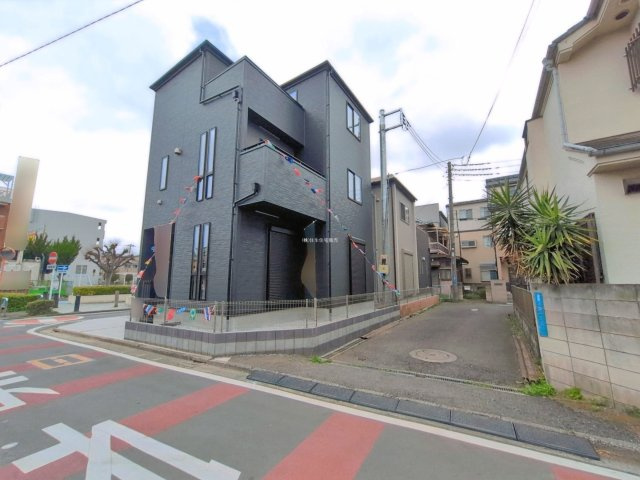 ふじみ野市駒西１丁目の新築一戸建の前面道路含む現地写真