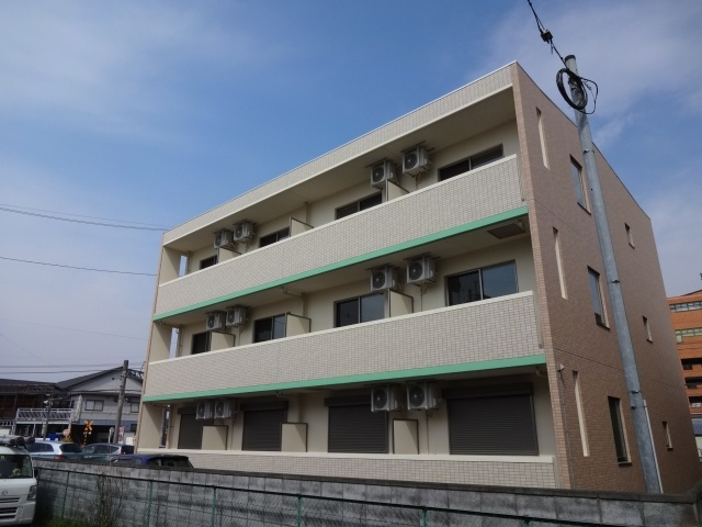 ラシュール白金の外観