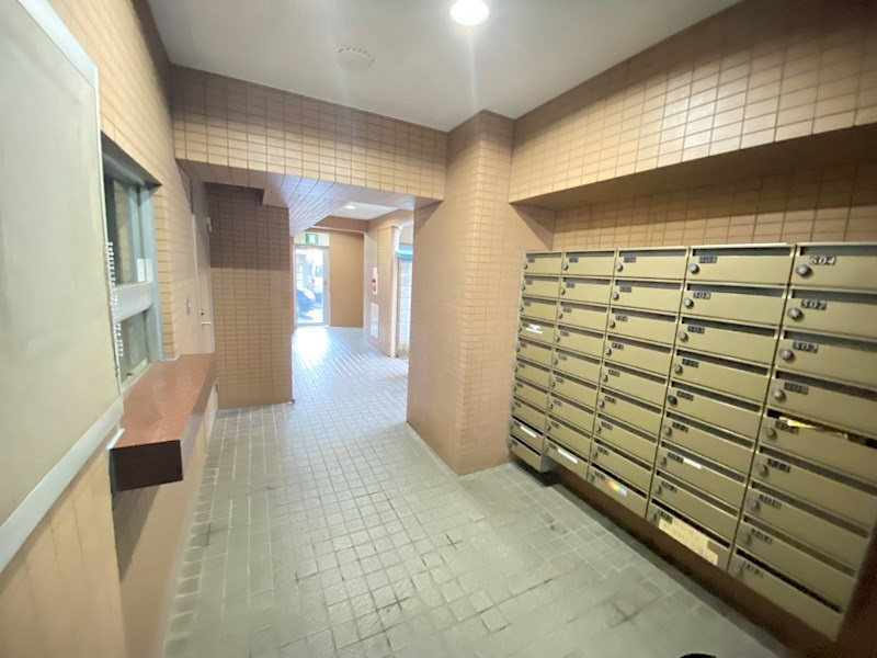 ロイヤルエクセレント学芸大のロビー