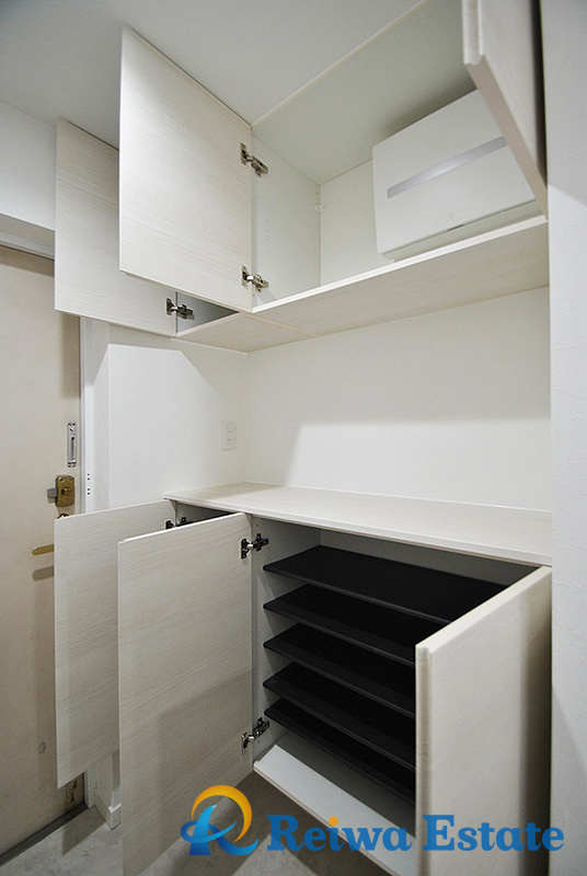 ダイアパレス・エクシード茅ヶ崎の収納|散らかりがちな玄関をスッキリと片付けられる玄関収納♪