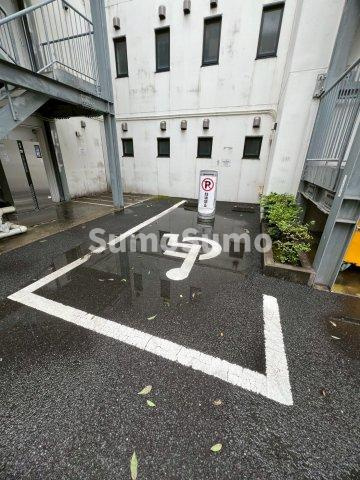 レジディア用賀の駐車場|駐車場に車を止められます